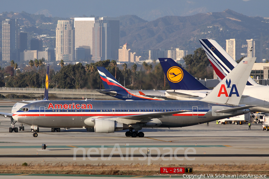 American Airlines Boeing 767-223(ER) (N324AA) | Photo 35456