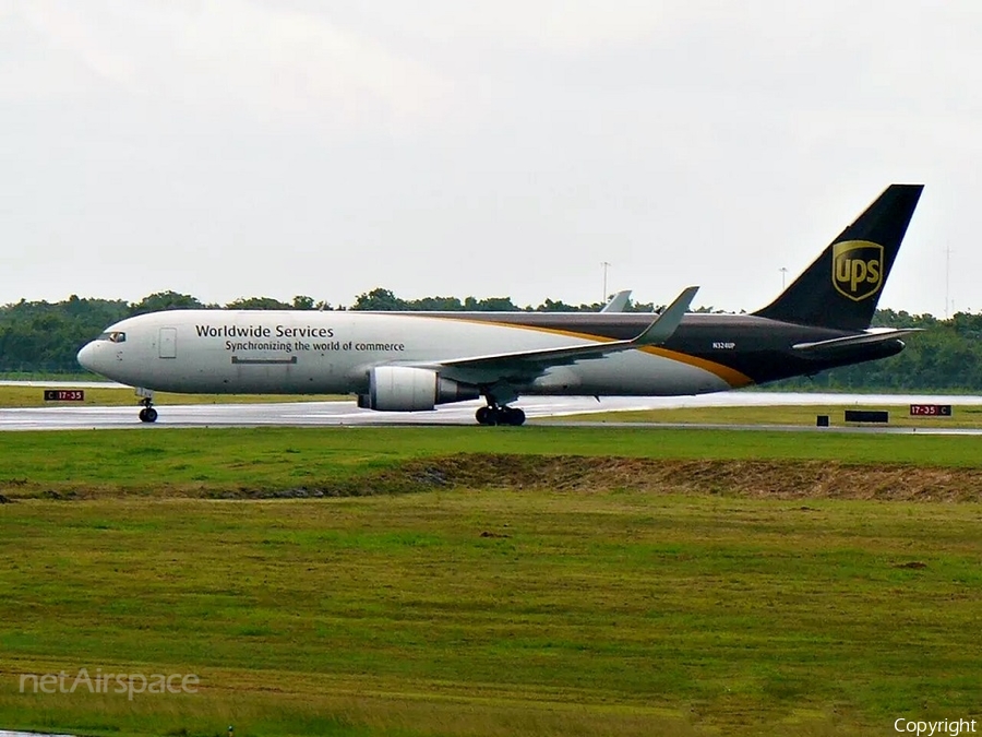 United Parcel Service Boeing 767-34AF(ER) (N324UP) | Photo 56266