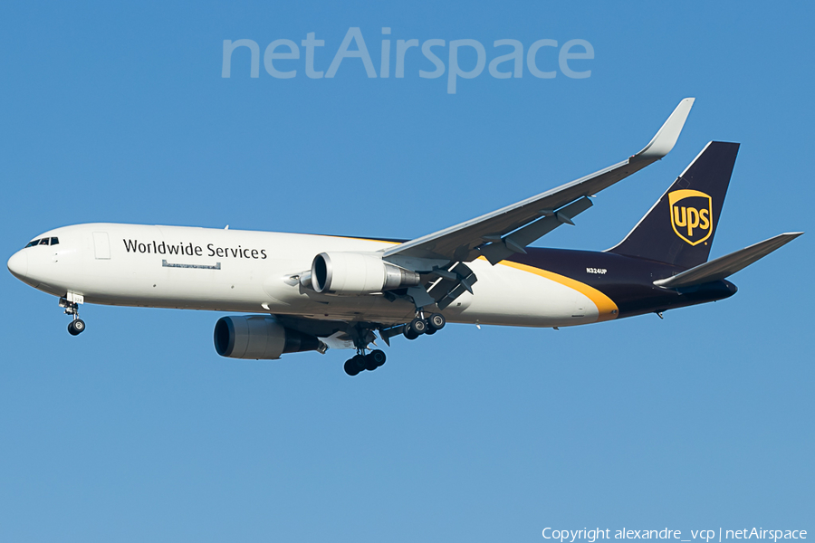 United Parcel Service Boeing 767-34AF(ER) (N324UP) | Photo 331179