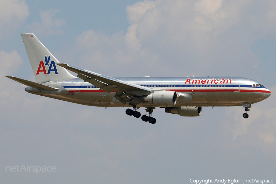 American Airlines Boeing 767-223(ER) (N325AA) | Photo 225754
