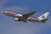 American Airlines Boeing 767-223(ER) (N325AA) at  Los Angeles - International, United States