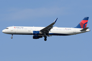 Delta Air Lines Airbus A321-211 (N325DN) at  New York - John F. Kennedy International, United States