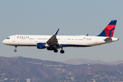 Delta Air Lines Airbus A321-211 (N325DN) at  Los Angeles - International, United States