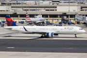 Delta Air Lines Airbus A321-211 (N325DN) at  Phoenix - Sky Harbor, United States