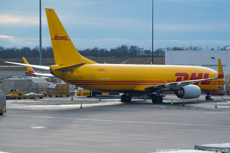 DHL (Kalitta Charters II) Boeing 737-883(BDSF) (N325FL) | Photo 603570