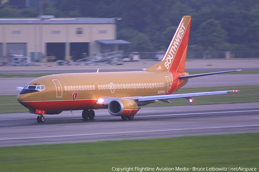 Southwest Airlines Boeing 737-3H4 (N325SW) | Photo 188590