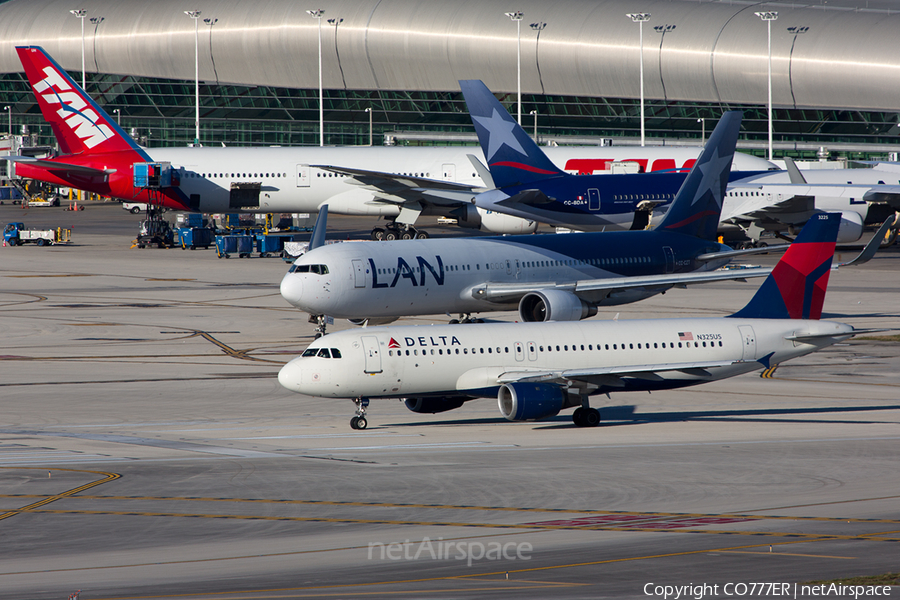 Delta Air Lines Airbus A320-211 (N325US) | Photo 38047