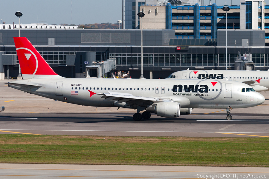 Northwest Airlines Airbus A320-211 (N326US) | Photo 190437