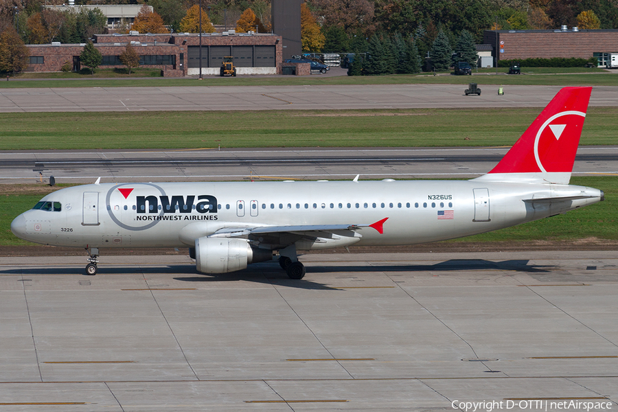 Northwest Airlines Airbus A320-211 (N326US) | Photo 191242