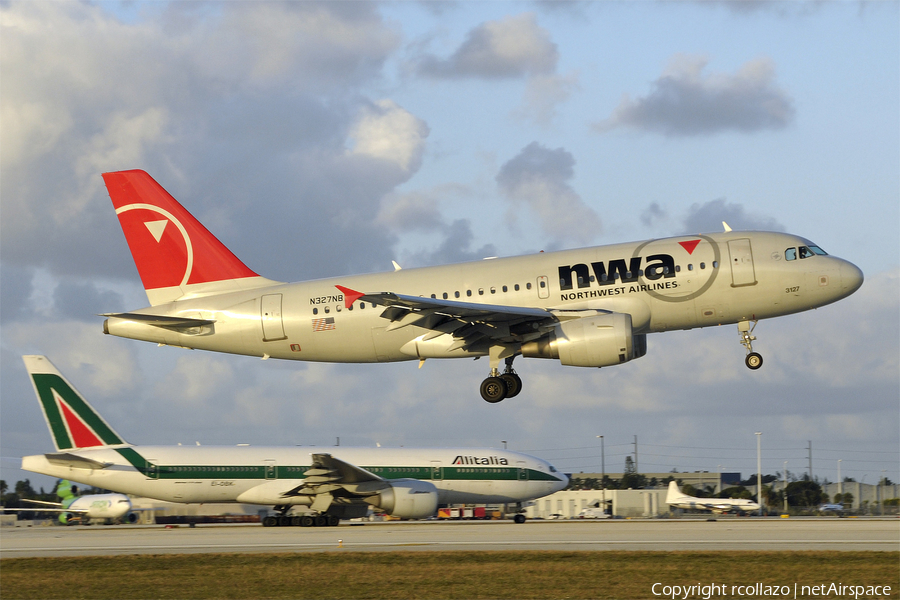 Northwest Airlines Airbus A319-114 (N327NB) | Photo 13543
