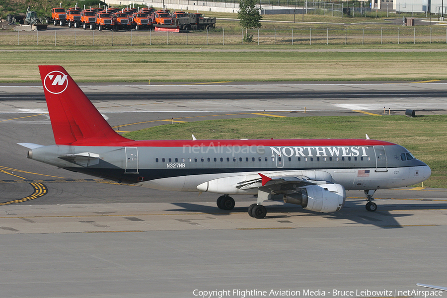 Northwest Airlines Airbus A319-114 (N327NB) | Photo 143031
