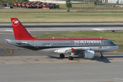 Northwest Airlines Airbus A319-114 (N327NB) at  Minneapolis - St. Paul International, United States