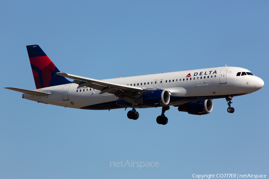 Delta Air Lines Airbus A320-211 (N327NW) | Photo 62432