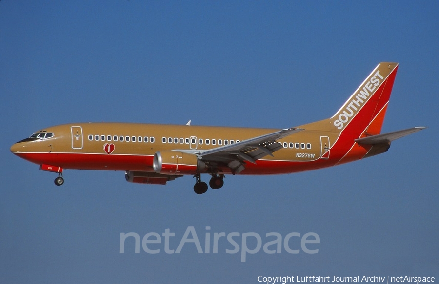 Southwest Airlines Boeing 737-3H4 (N327SW) | Photo 396351