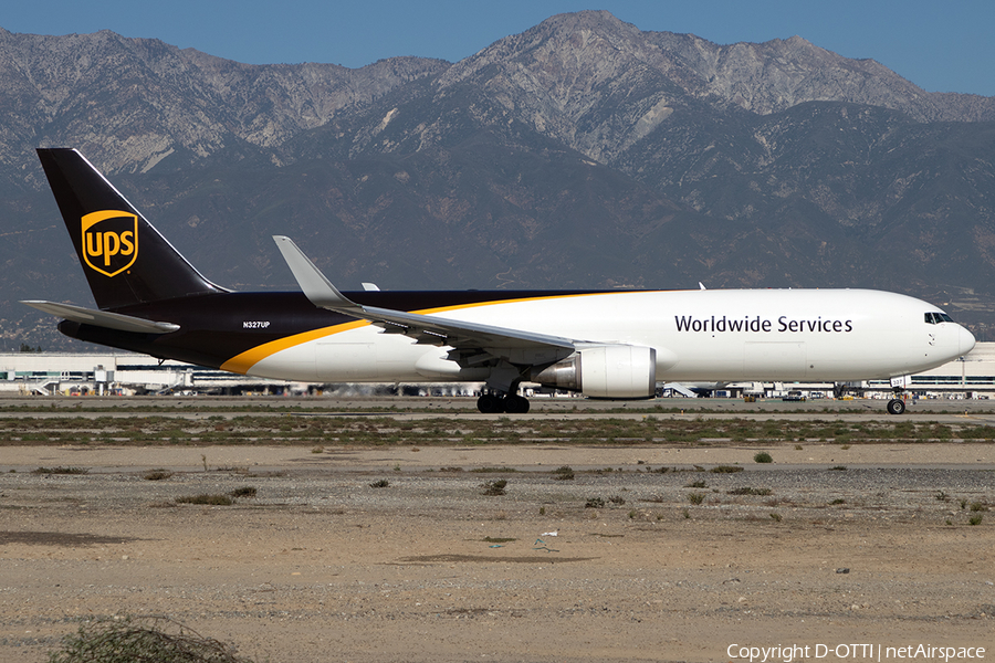 United Parcel Service Boeing 767-34AF(ER) (N327UP) | Photo 558252