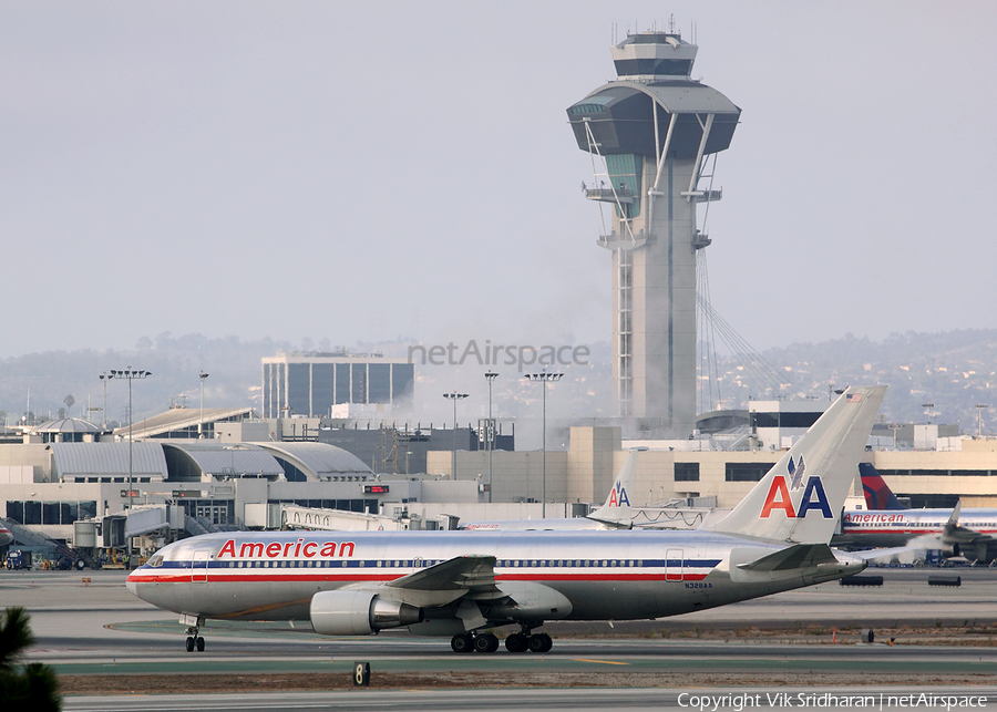 American Airlines Boeing 767-223(ER) (N328AA) | Photo 11324