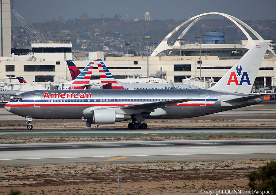 American Airlines Boeing 767-223(ER) (N328AA) | Photo 37057