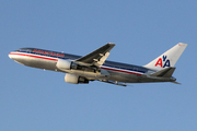 American Airlines Boeing 767-223(ER) (N328AA) at  Los Angeles - International, United States