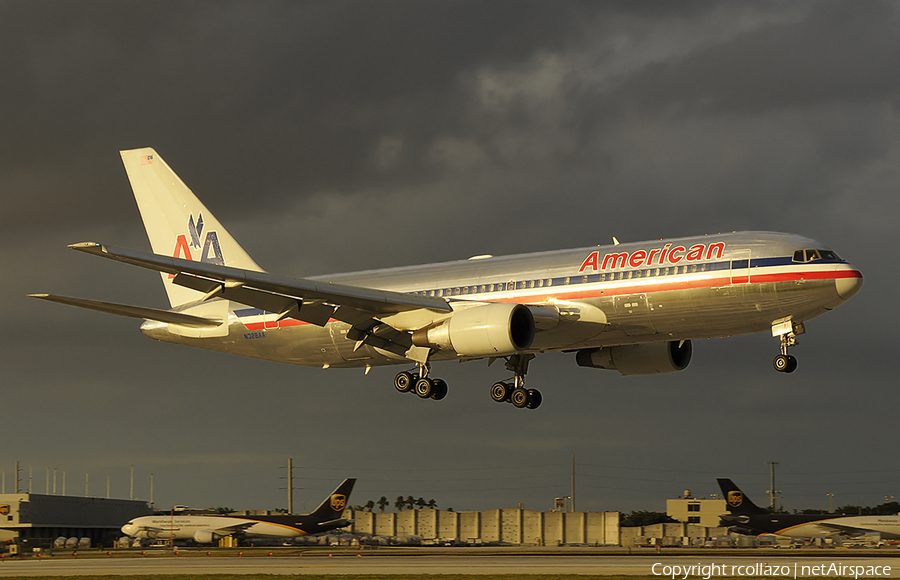 American Airlines Boeing 767-223(ER) (N328AA) | Photo 117706