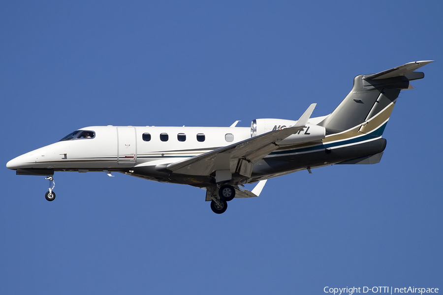 Flight Options Embraer EMB-505 Phenom 300 (N328FL) | Photo 457461