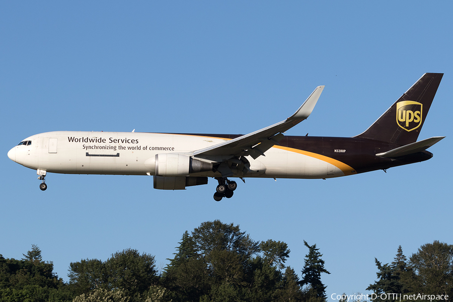 United Parcel Service Boeing 767-34AF(ER) (N328UP) | Photo 179630