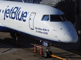 JetBlue Airways Embraer ERJ-190AR (ERJ-190-100IGW) (N329JB) at  Washington - Ronald Reagan National, United States