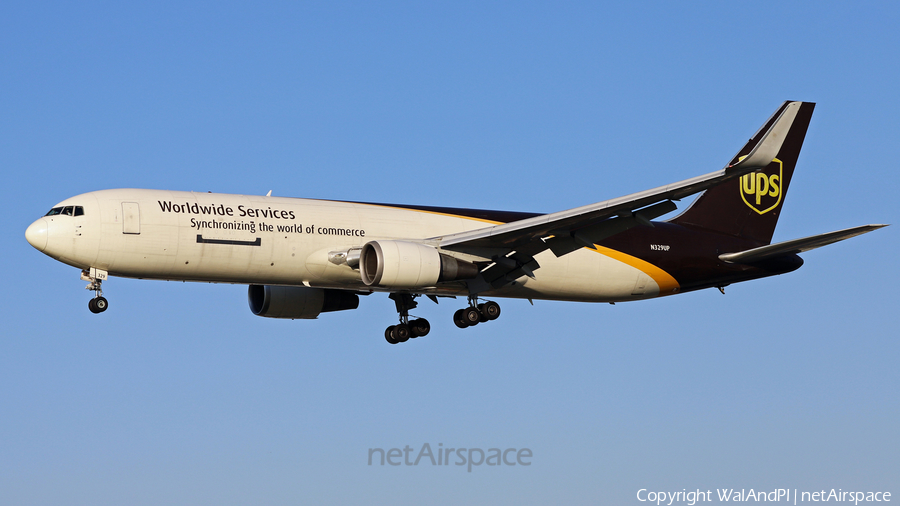 United Parcel Service Boeing 767-34AF(ER) (N329UP) | Photo 454320