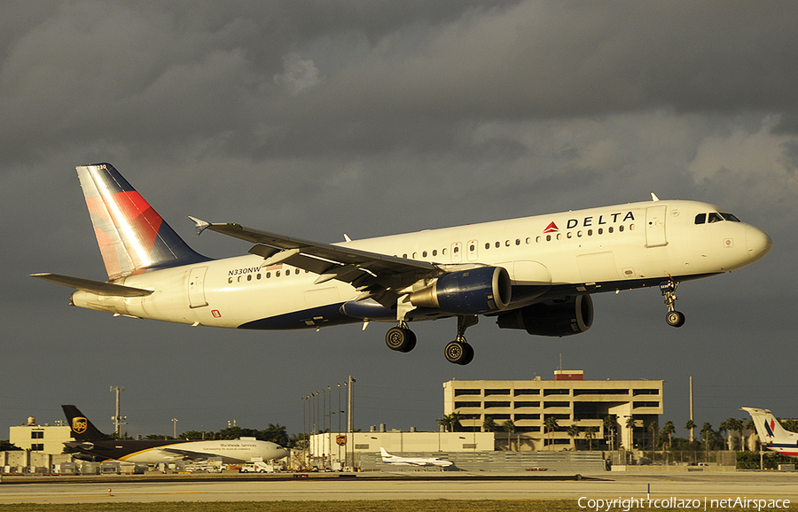 Delta Air Lines Airbus A320-211 (N330NW) | Photo 117707