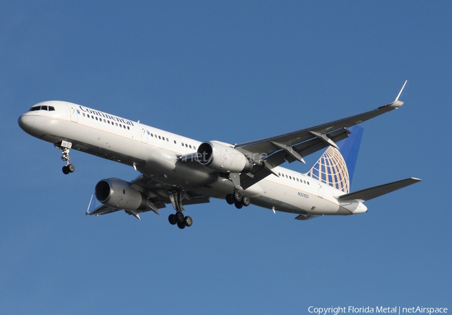 Continental Airlines Boeing 757-224 (N33103) | Photo 304472