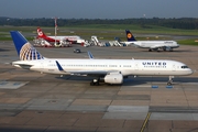 United Airlines Boeing 757-224 (N33103) at  Hamburg - Fuhlsbuettel (Helmut Schmidt), Germany