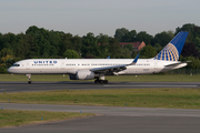 United Airlines Boeing 757-224 (N33103) at  Hamburg - Fuhlsbuettel (Helmut Schmidt), Germany