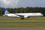 United Airlines Boeing 757-224 (N33103) at  Hamburg - Fuhlsbuettel (Helmut Schmidt), Germany