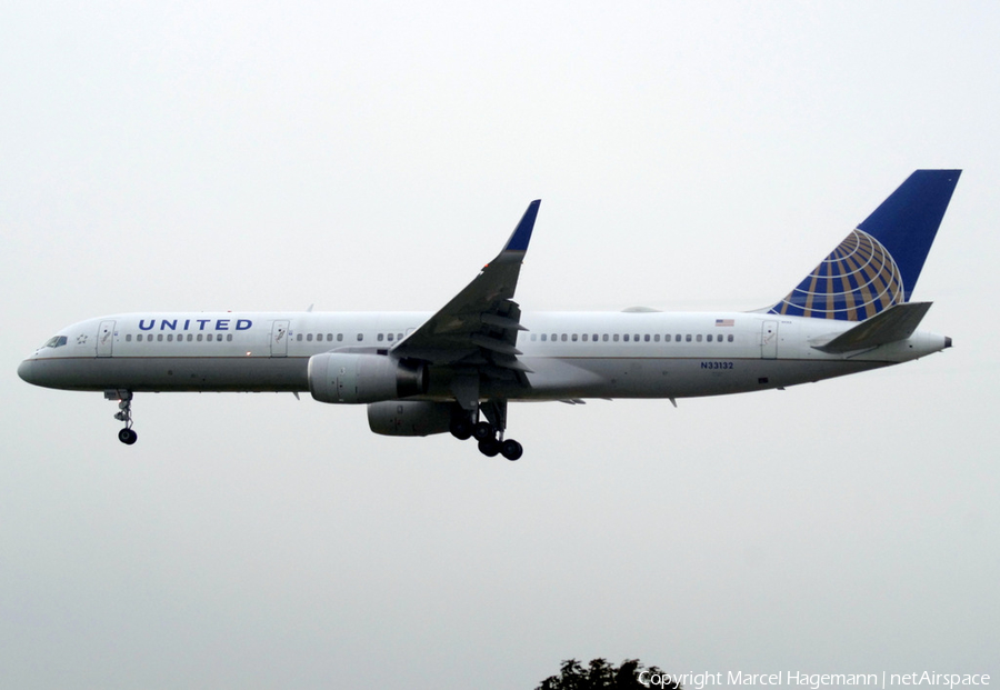 United Airlines Boeing 757-224 (N33132) | Photo 139629