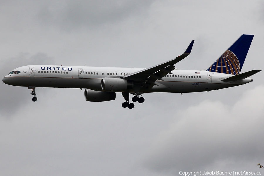United Airlines Boeing 757-224 (N33132) | Photo 183663