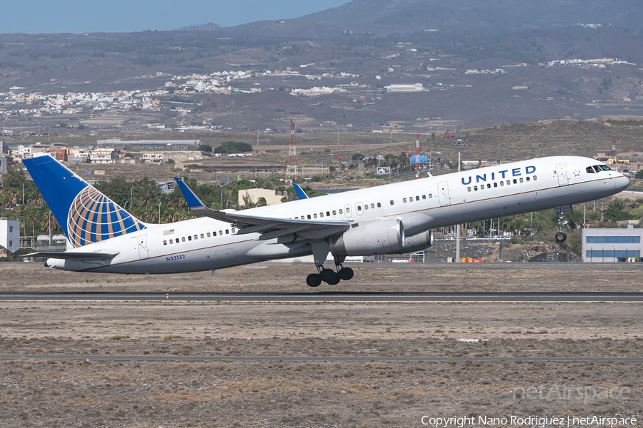 United Airlines Boeing 757-224 (N33132) | Photo 647834
