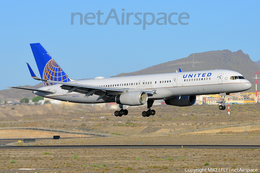 United Airlines Boeing 757-224 (N33132) | Photo 658653