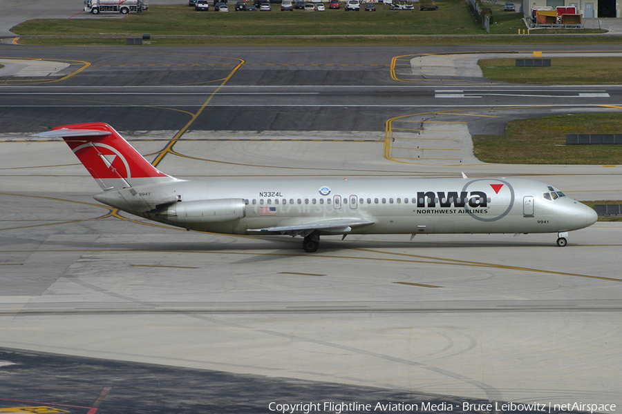 Northwest Airlines Douglas DC-9-32 (N3324L) | Photo 179902
