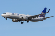 United Airlines Boeing 737-824 (N33266) at  Toronto - Pearson International, Canada