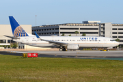 United Airlines Boeing 737-824 (N33284) at  Tampa - International, United States
