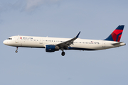 Delta Air Lines Airbus A321-211 (N332DN) at  New York - LaGuardia, United States