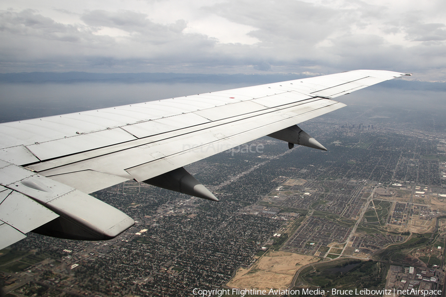 United Airlines Boeing 737-322 (N334UA) | Photo 174003