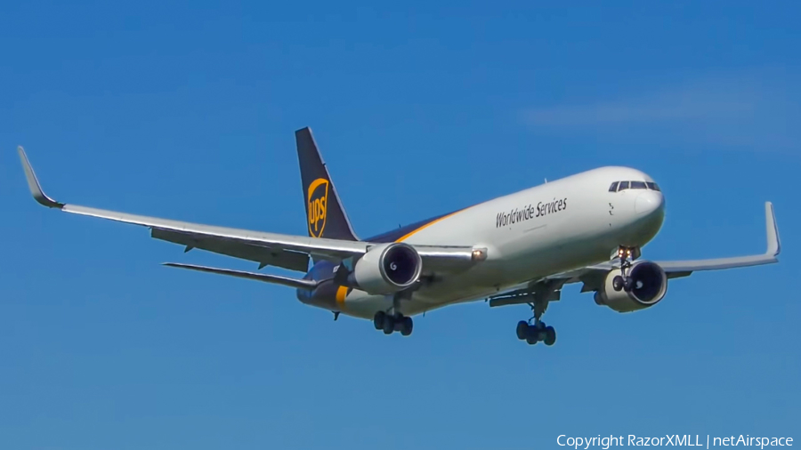 United Parcel Service Boeing 767-34AF(ER) (N334UP) | Photo 460347