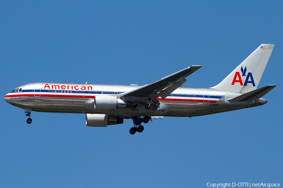 American Airlines Boeing 767-223(ER) (N335AA) | Photo 386246