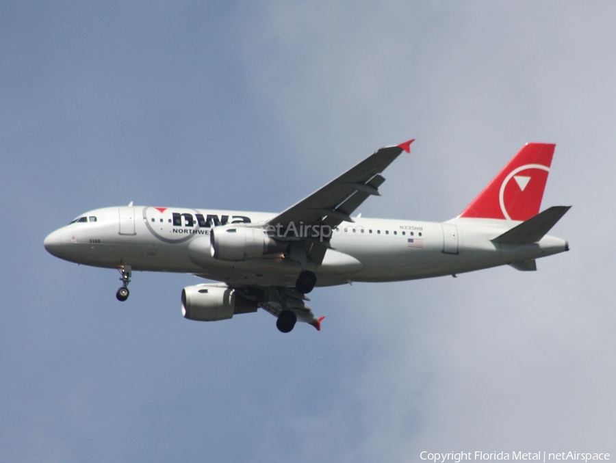 Northwest Airlines Airbus A319-114 (N335NB) | Photo 300299