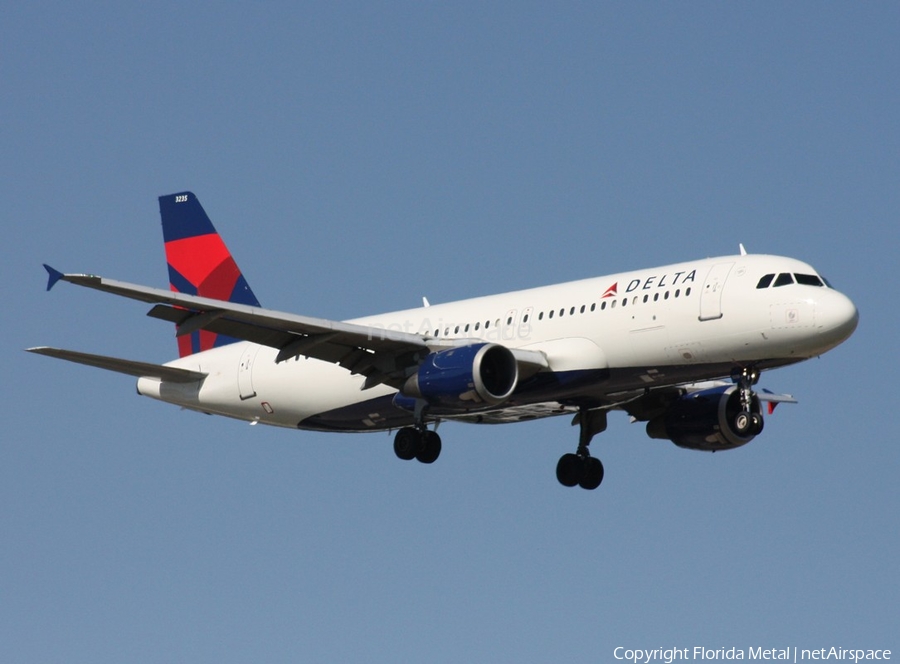 Delta Air Lines Airbus A320-212 (N335NW) | Photo 331307