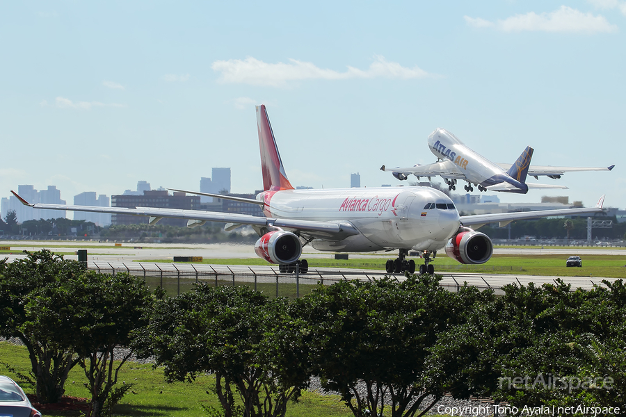 Avianca Cargo Airbus A330-243F (N335QT) | Photo 452077