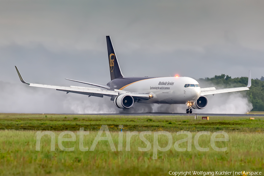 United Parcel Service Boeing 767-34AF(ER) (N335UP) | Photo 282800