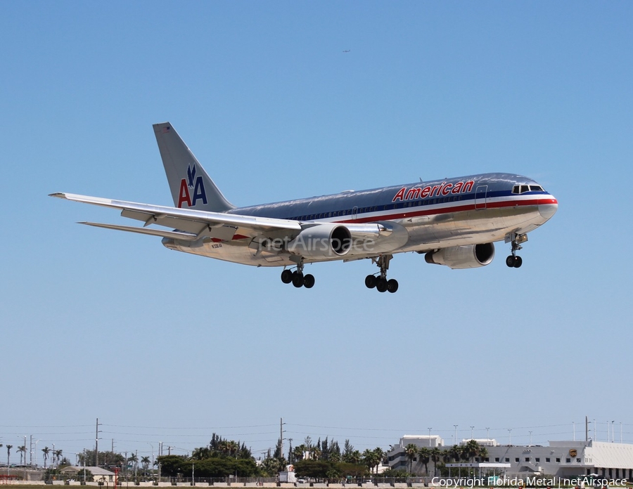 American Airlines Boeing 767-223(ER) (N336AA) | Photo 300300