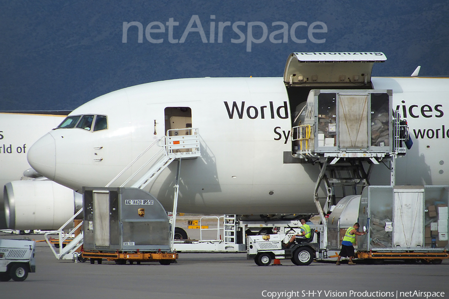 United Parcel Service Boeing 767-34AF(ER) (N336UP) | Photo 11961