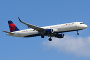 Delta Air Lines Airbus A321-211 (N337DN) at  Windsor Locks - Bradley International, United States